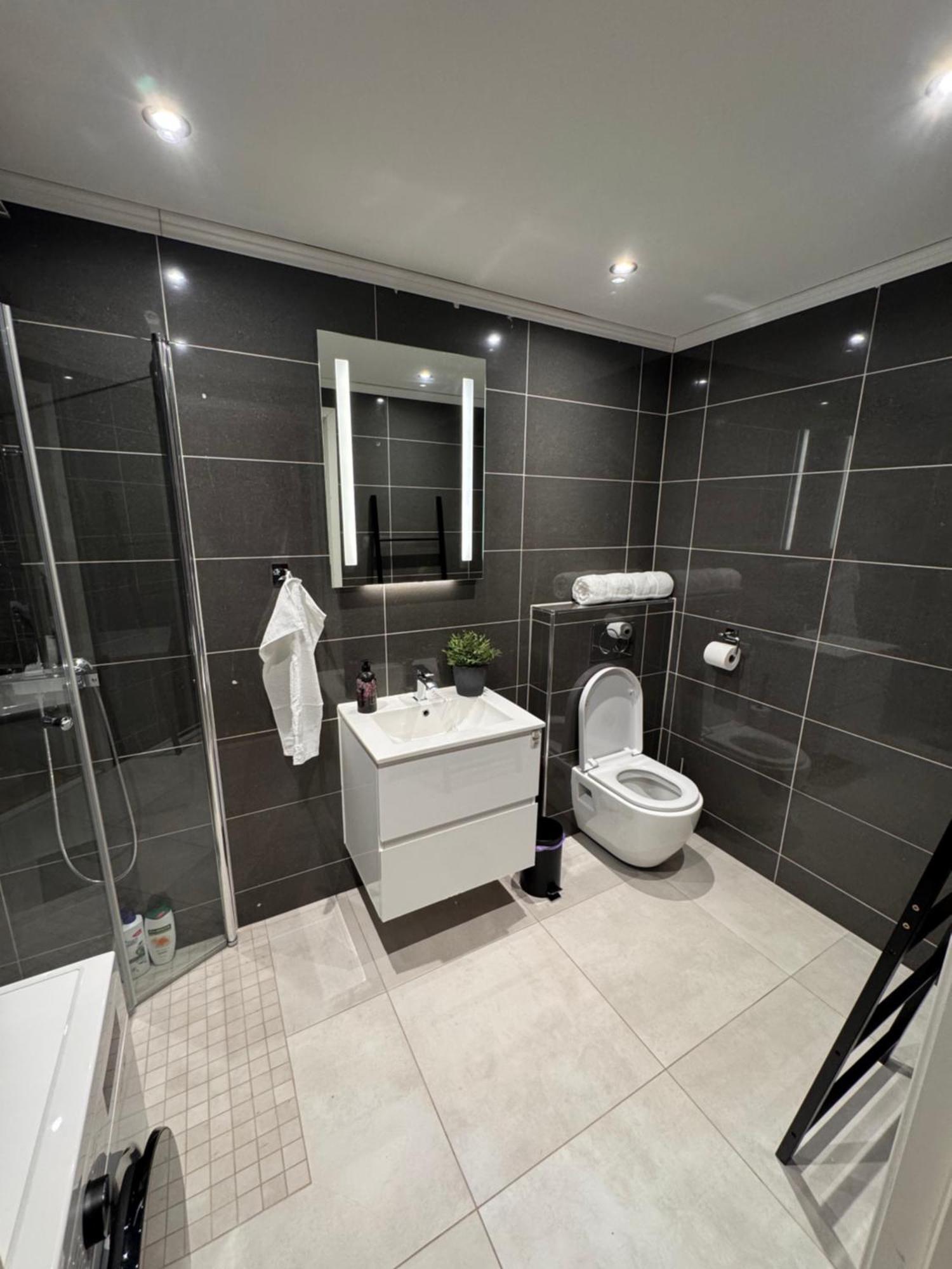 3-bedroom For 7,two Baths, Leilighet Oslo