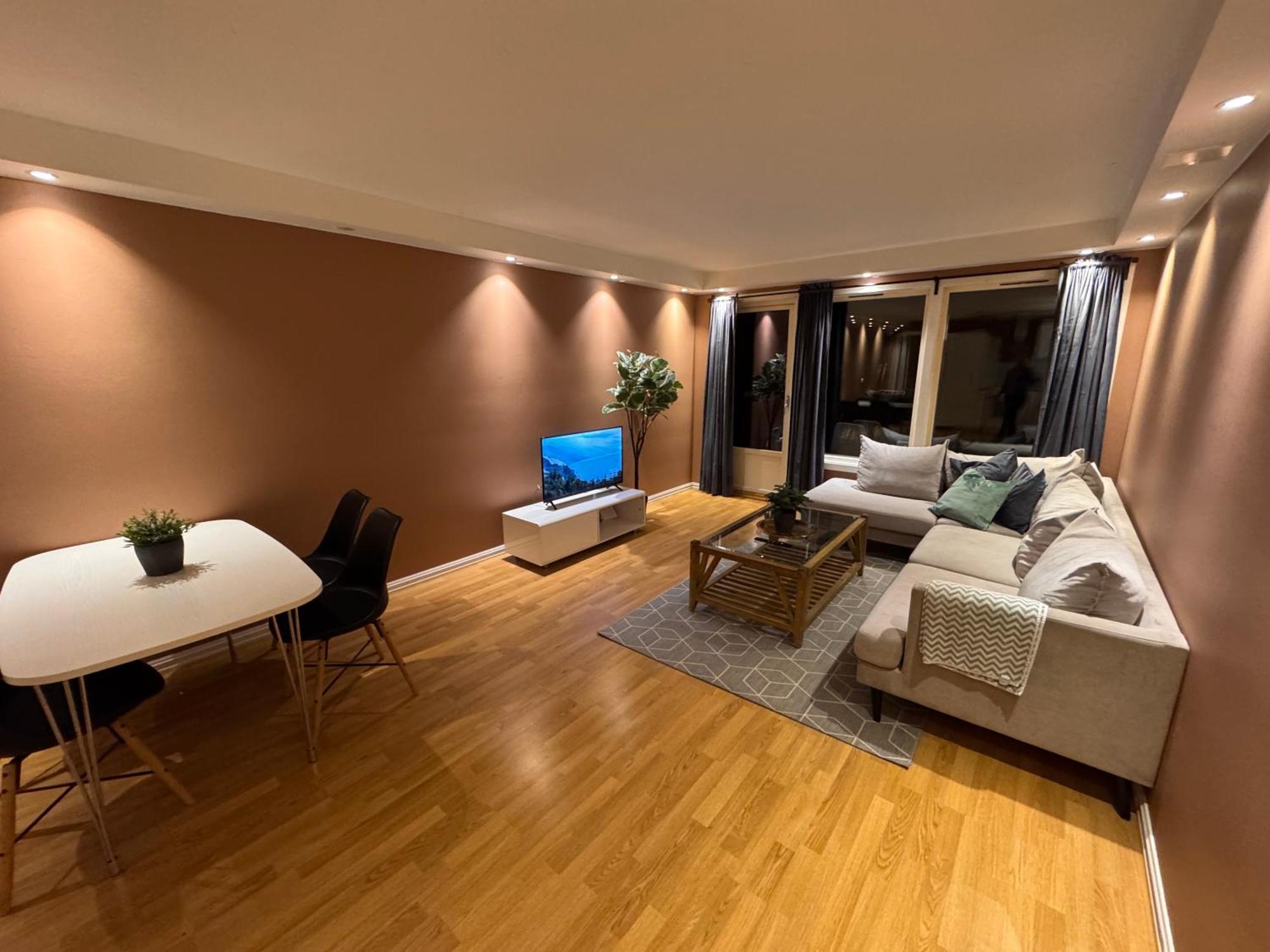 3-bedroom For 7,two Baths, Leilighet *